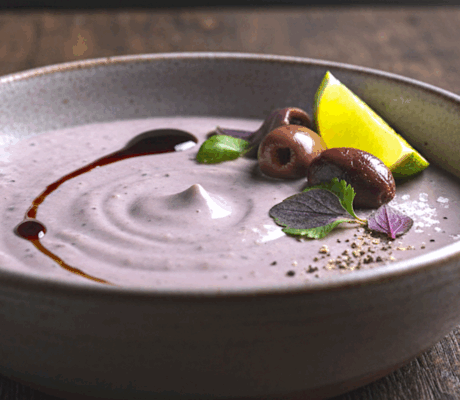 Salsa de Aceitunas de Botija con Reducción de Vermouth Rojo