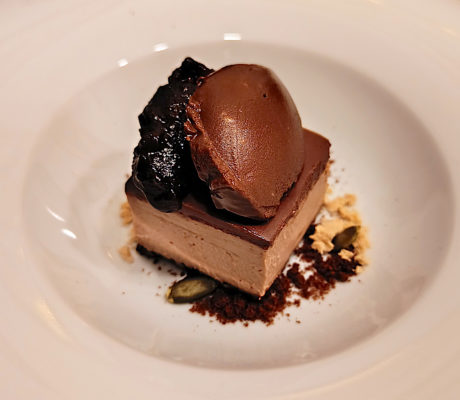 Cheesecake Cremosa de Chocolate y Yogur con Cobertura de Chocolate