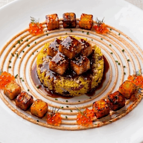 Salmón Glaseado con Arroz Jazmín Especiado