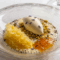 Sopa de Chocolate Blanco con Helado, Bizcocho y Crumble