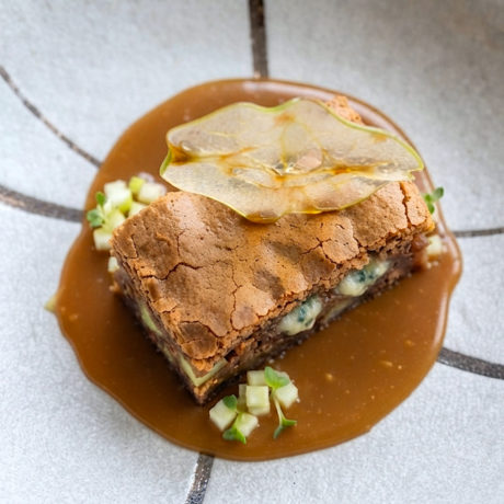 Brownie de Manzana Ácida Aromatizada con Gorgonzola